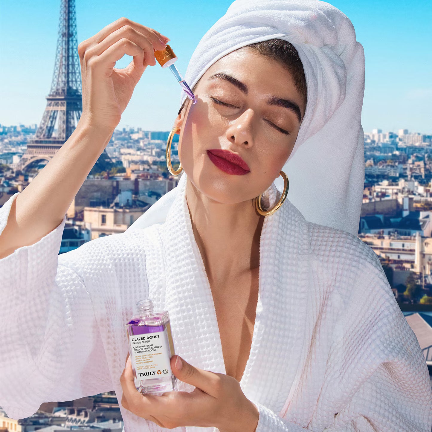 Claré™ Aclara, hidrata y deja un aroma irresistible.